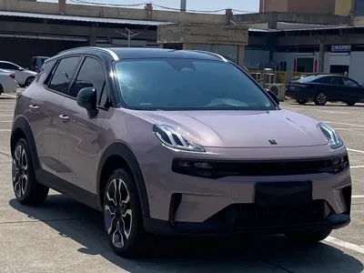 Lynk & Co 06