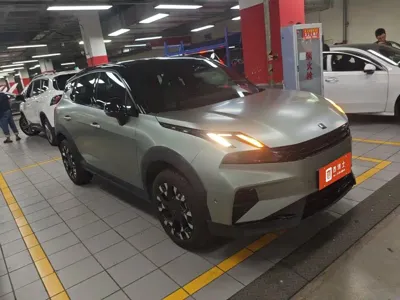 Lynk & Co 06