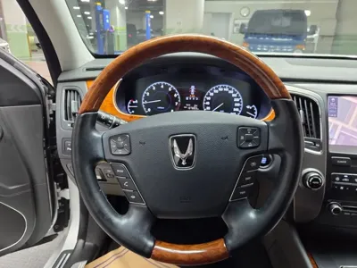 Hyundai Equus