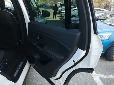 Nio ES8