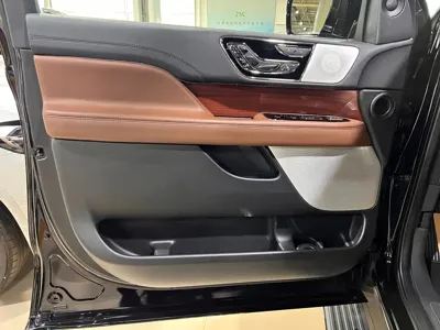 Lincoln Navigator