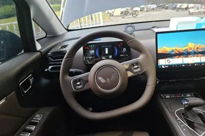 Wuling 730