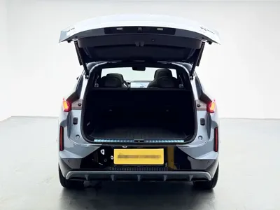 Lynk & Co 08 EM-P