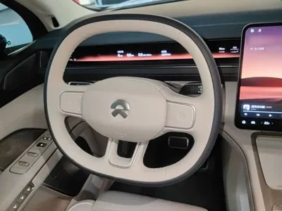 Nio ES8