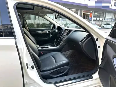 Infiniti Q50L