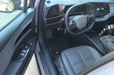 Hongqi EH7