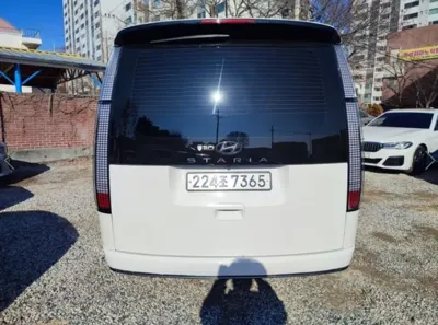 Hyundai Staria