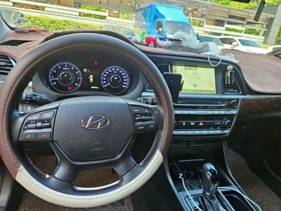 Hyundai Aslan