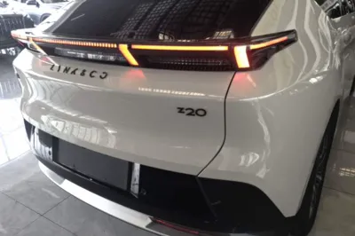 Lynk & Co Z20