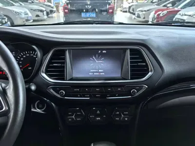 GAC Motor Trumpchi GS4