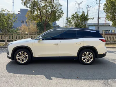 Nio ES8