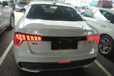 Lynk & Co 03