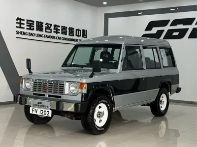 Mitsubishi Pajero (Import)