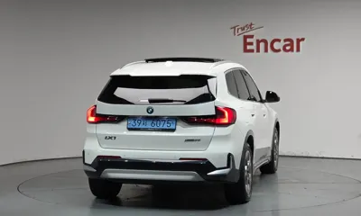 BMW iX1