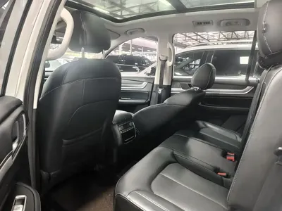 Roewe RX8