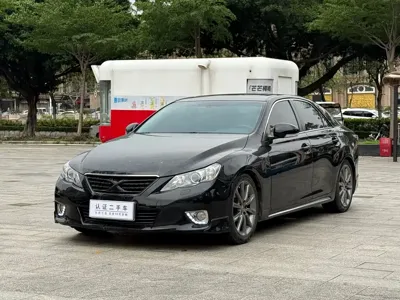 Toyota Reiz