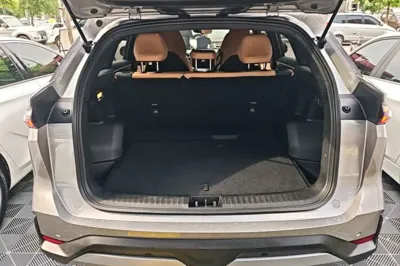 Geely Galaxy L7