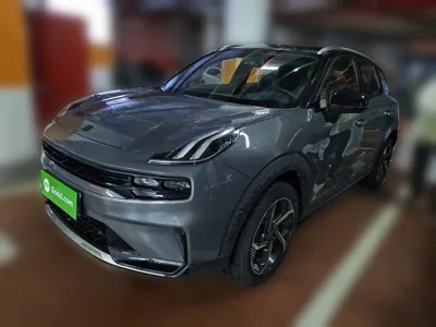 Lynk & Co 06