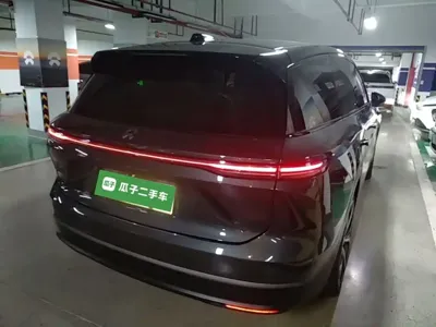 Nio ES8