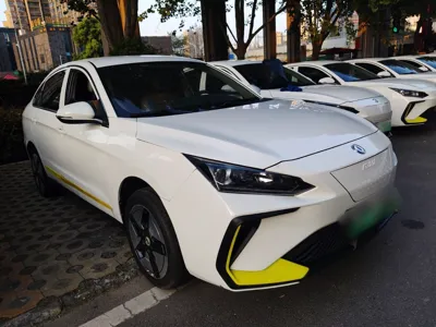 Dongfeng Aeolus E70