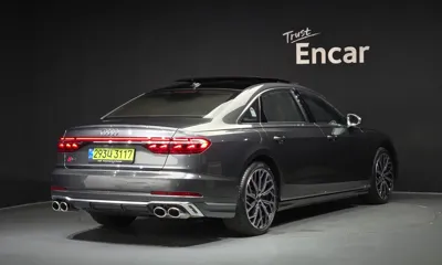 Audi S8