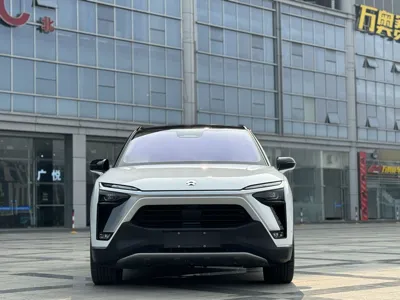Nio ES8