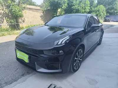 Lynk & Co 03