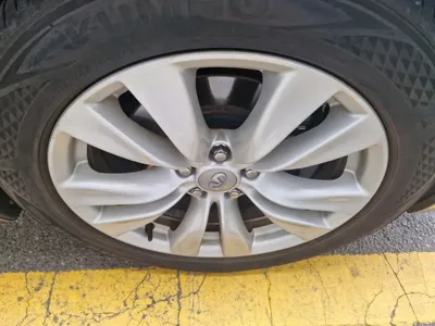 Infiniti M