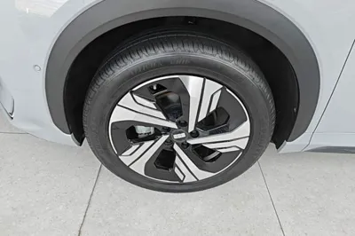 Geely Galaxy E5