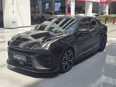 Lynk & Co 03