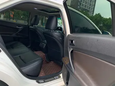 Toyota Reiz