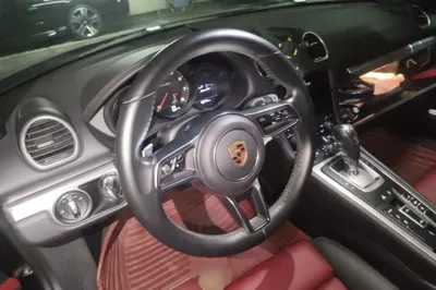 Porsche 718