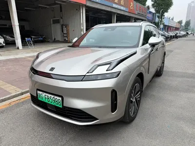 Lynk & Co 08 EM-P