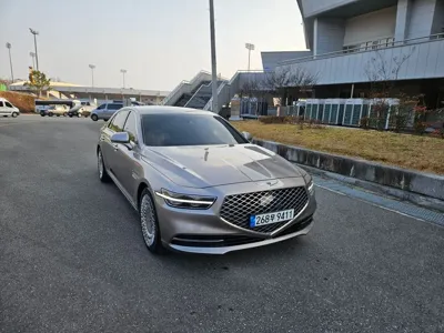 Genesis G90