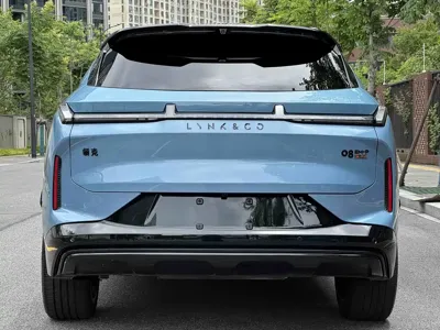 Lynk & Co 08 EM-P