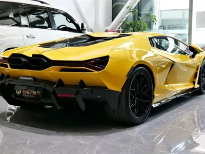 Lamborghini Revuelto