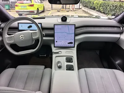 Nio ES8