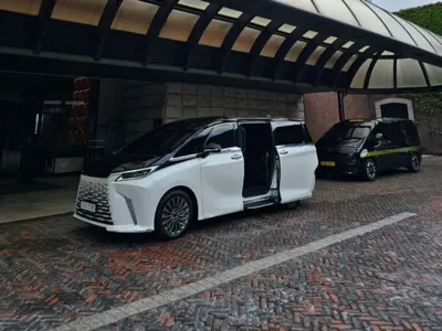 Lexus LM