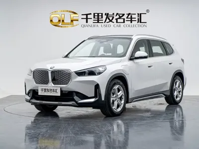 BMW iX1