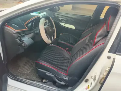 Toyota Yaris L