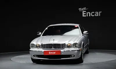 Jaguar XJ-8