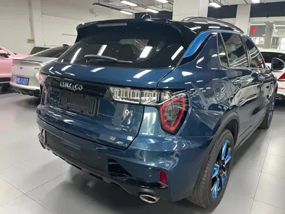 Lynk & Co 01