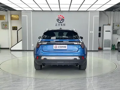 Lynk & Co 02