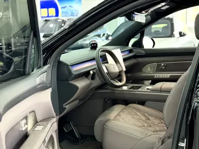 Nio ES8