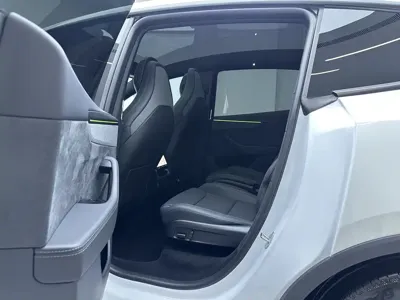 Tesla Model Y L