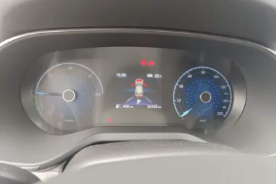 Hongqi E-QM5