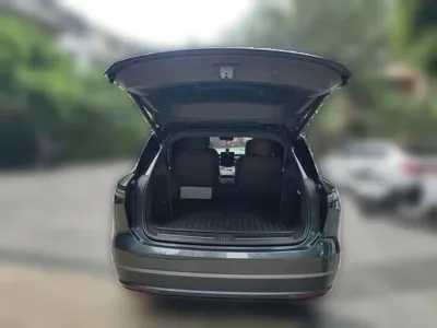 Nio ES8