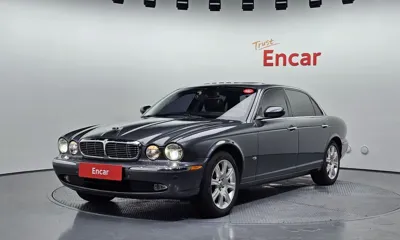 Jaguar XJ-8