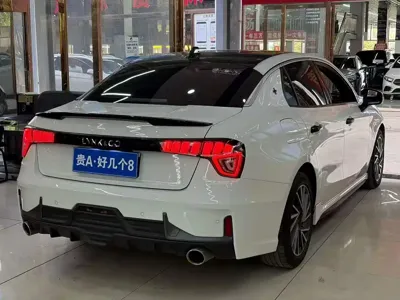 Lynk & Co 03