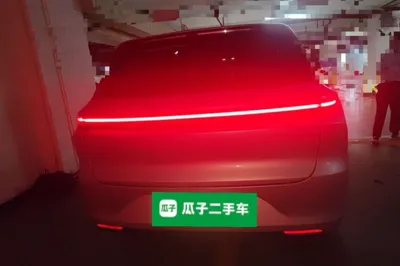 Li Auto L6
